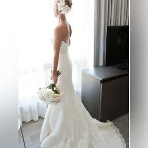 Vera Wang Lace Strapless Wedding Gown